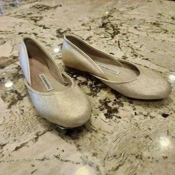 The White Ribbon White Gold Thea Soft Leather Ballet Flat $161 NEW Without Box - Picture 5 of 7